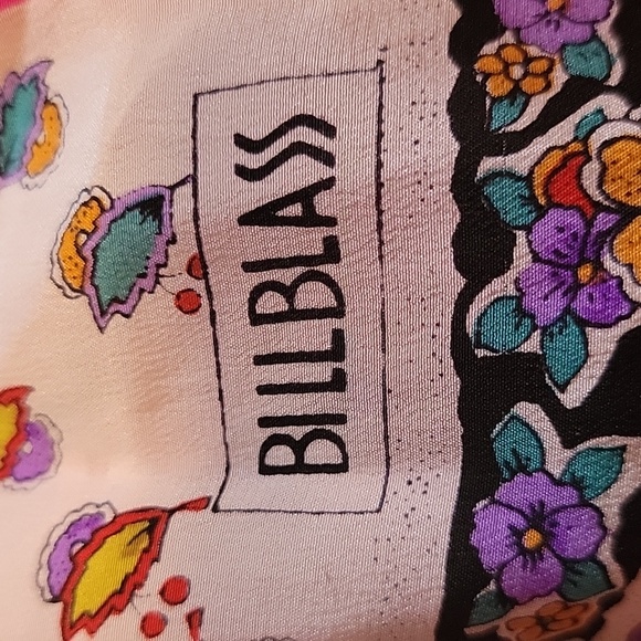 BILL BLASS beautiful Floral Scarf - Picture 2 of 4